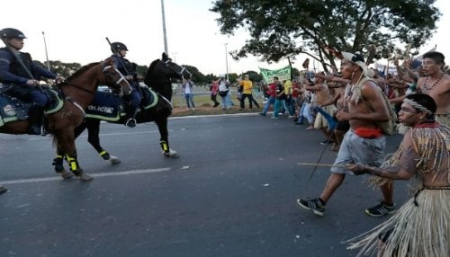 Brasil: Indígenas se unieron a las protestas por el Mundial