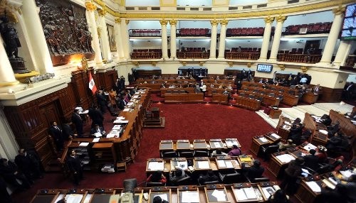 Se inició debate para prohibir reelección de Presidentes Regionales y Alcaldes