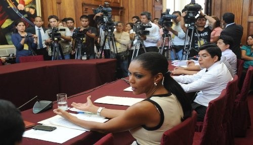 Aprueban pedido de suspensión de 120 días a congresista Uribe