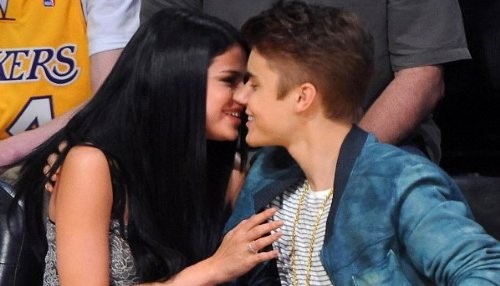 Justin Bieber y Selena Gómez disfrutaron de una romántica cena [FOTOS]