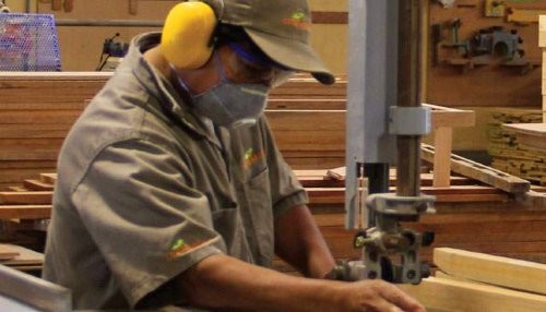 Ministerio de Trabajo certificó a 144 carpinteros industriales empíricos beneficiarios del programa Vamos Perú
