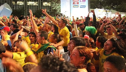 Brasil es una fiesta en los partidos de la Copa