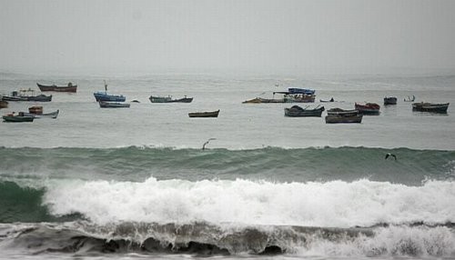Oleajes anómalos ocasionan daños en diversas localidades del litoral peruano