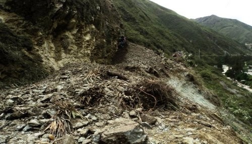 Deslizamiento de tierra dejó 4 personas heridas en Huánuco