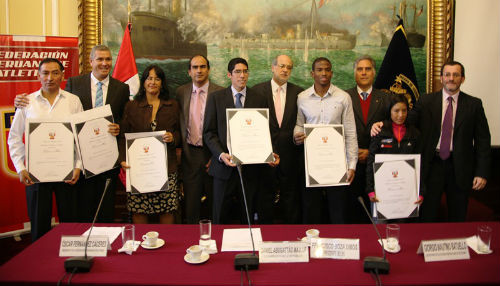 Congreso de la República entregó diploma de honor a atletas Andy Martínez, Inés Melchor y Jorge McFarlane
