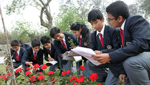 Alumnos del Colegio Mayor presentan proyecto Ambiental para recuperar bahía de Chimbote