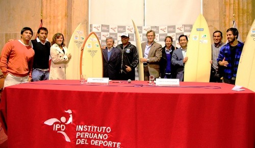 IPD entregó tablas hawaianas para incentivar este deporte a nivel nacional