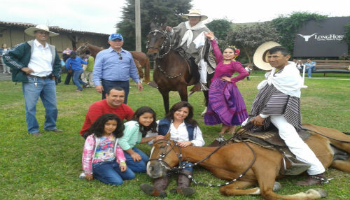 LongHorn inicia celebraciones por el Día de Santa Rosa de Lima