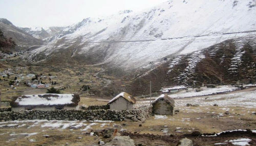 INDECI proporciona asistencia técnica a zonas afectadas por nevadas en Puno