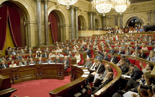 El parlamento catalán aprobó por amplia mayoría la llamada Ley de Consulta