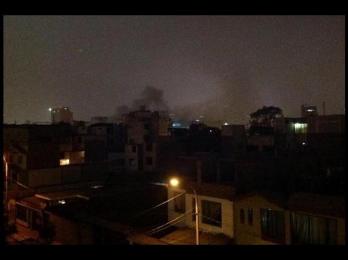 Fuerte explosión se produjo en complejo de la Policía Nacional del Perú en la avenida Aramburú