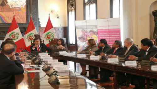 Gobierno central y regiones suscriben convenios para atender a gestantes y menores de 5 años