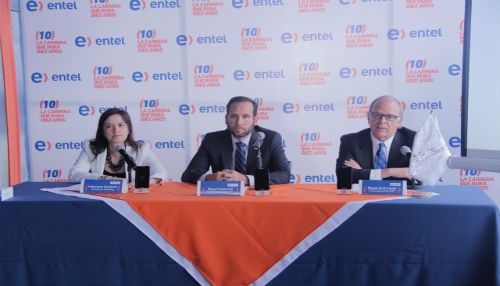 Entel presenta la primera carrera que dura 10 años