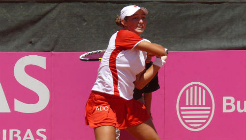 Tenista Bianca Botto va por el pódium en Torneo en Asunción