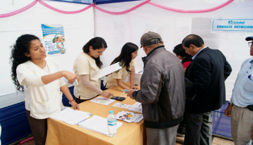 Pacientes con diabetes deben consumir alimentos ricos de vitaminas, minerales y fibras