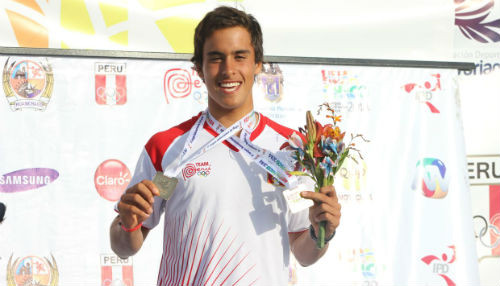 Lucas Garrido  Lecca obtiene oro en Longboard en Bolivarianos de Playa Huanchaco 2014