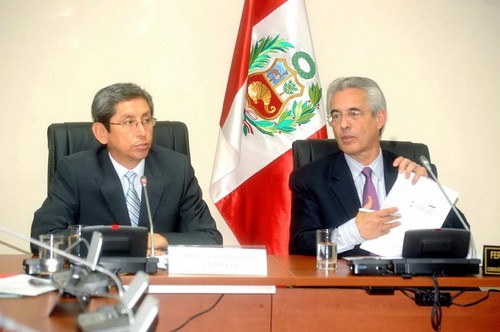 Ministro de Salud expone plan de seguridad ciudadana en su sector