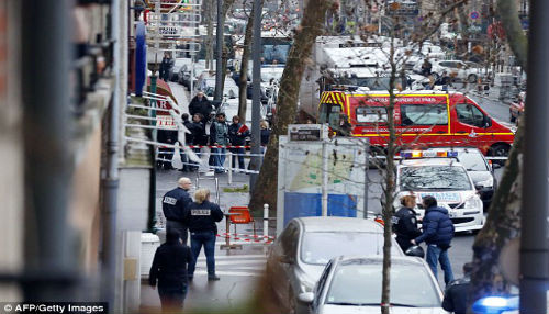 París: Un nuevo tiroteo y toma de rehenes en una tienda en Kosher