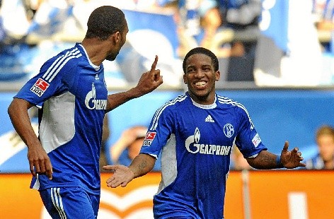 Schalke de 'foquita' Farfán goleó por 4-0 al Wolfsburgo