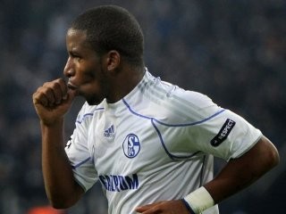 Jefferson Farfán jugaría este domingo ante el Mainz 05