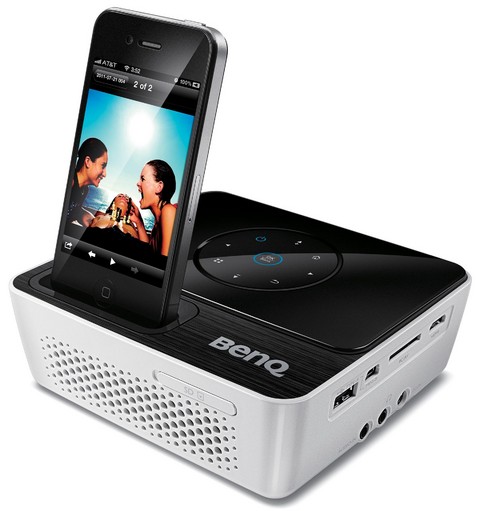 BenQ presenta su nuevo mini proyector de LED GP2 con estación para iPod y iPhone