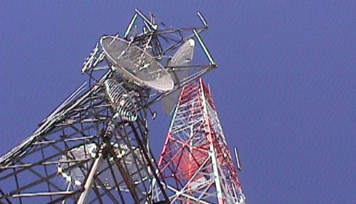 Osiptel propone instalar antenas de telecomunicaciones en edificios de entidades públicas