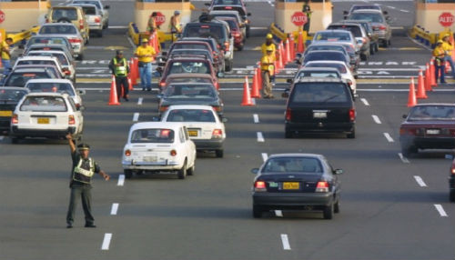 Instan a veraneantes que se dirigen al sur cumplir normas de seguridad vial para evitar accidentes