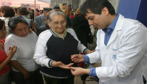 Deshidratación de diabéticos en verano puede provocar aumento de glucosa