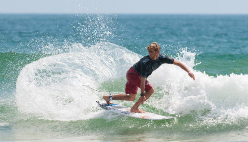 Miguel Tudela se metió en tercera ronda del Circuito Mundial de Surf en Australia