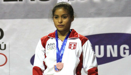 Pesista Fiorella Cueva obtuvo la Medalla de Bronce en Mundial Juvenil de Levantamiento de Pesas