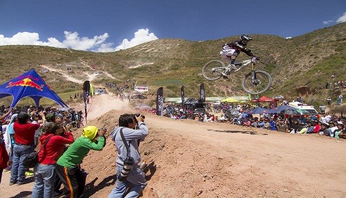Lo mejor del ciclismo latino llega a Cusco con el Papachos Santísimo Downhill