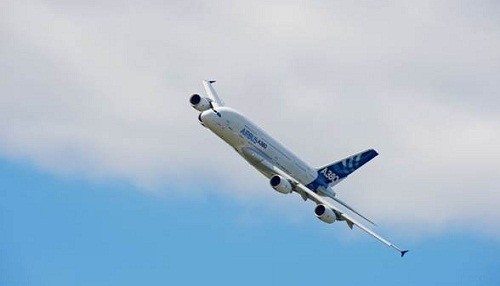 A su joven edad de 10 años, el A380 continúa propagando su amor entre pasajeros y aerolíneas por igual