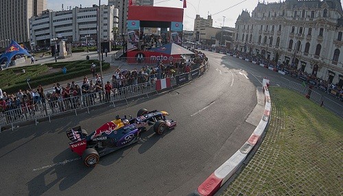 Carlos Sainz dejó marca sobre el asfalto limeño