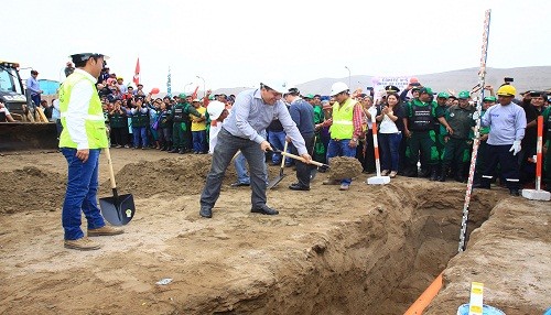 Inician obras de agua potable y alcantarillado en la zona de parque porcino de Ventanilla