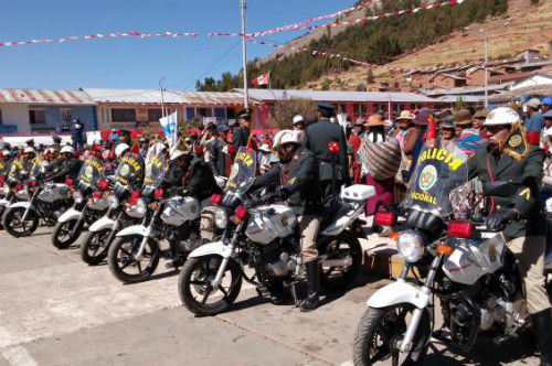 Ministro del Interior presentó 232 nuevos policías y entregó 42 motocicletas para la Región Puno