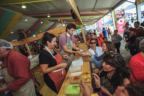 Marilú Madueño y Jaime Pesaque se adueñaron de la cocina de El Gran Mercado con su chupe de ollucos