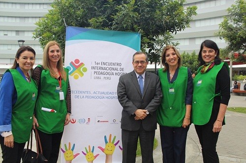 Ministro de Educación anunció que se institucionalizará la pedagogía hospitalaria en el Perú