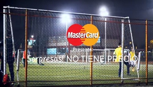 Mastercard sorprendió a usuario en el lanzamiento de su campaña Priceless Surprises