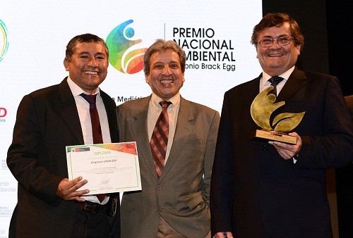 UNACEM obtiene Premio Nacional Ambiental 2015 con proyecto de medición de las huellas de carbono e hídrica