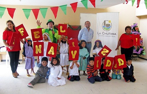 Los niños de Chilca celebran la navidad