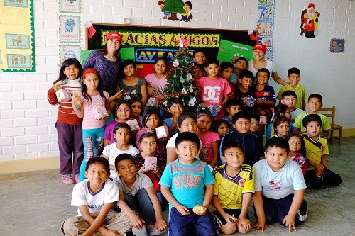 Avianca y Kantaya: un año apoyando a los niños en Ventanilla