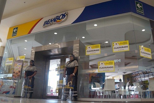 La Victoria: clausuran cadenas de restaurantes de comida rápida Bembos y Popeyes por insalubridad