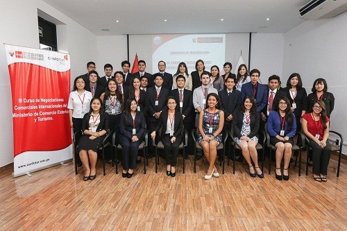 Mincetur da inicio a III Curso de Negociaciones Comerciales Internacionales con 30 estudiantes de 12 universidades del país