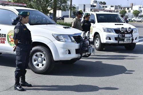 Policía Nacional recibió tres camionetas 4x4 y equipos de rescate de alta montaña
