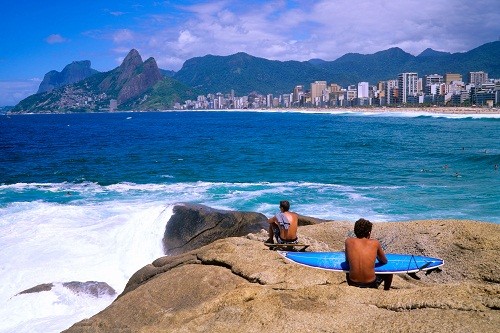 Conoce cuáles son las playas de Brasil perfectas para practicar surf