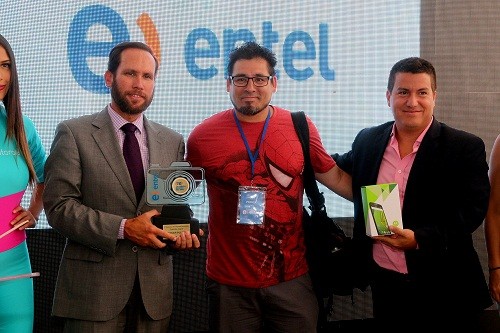Entel y Motorola premian a los ganadores de 2da edición de su Concurso de Fotografía Periodística Inspírate, Inspira