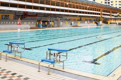 En esta temporada de verano las personas deben elegir una piscina higiénica y saludable para su recreación