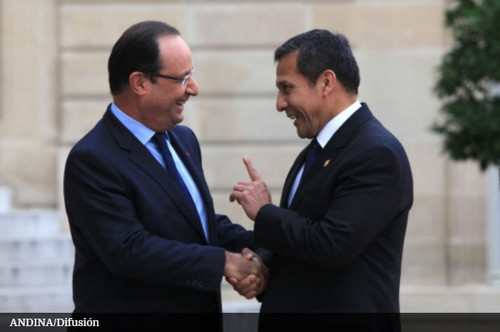 Presidente francés François Hollande es recibido por Ollanta Humala en Palacio de Gobierno