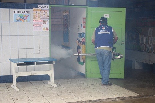 San Luis: Municipio inicia fumigación a instituciones educativas