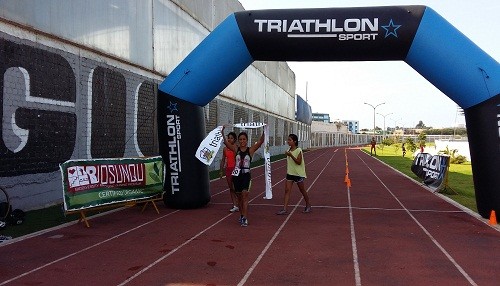 El triatleta José Gómez de la Torre es el campeón del Circuito Nacional de Acuatlon 2016